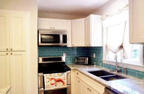 Isle of Palms House | Great Home on CuldeSac by IOPRecCtr-So close to Beach & Marina-Comes w/GolfCart