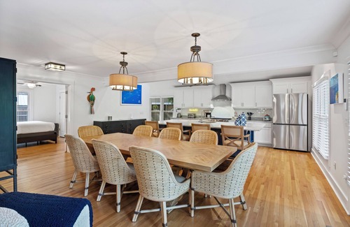 Isle of Palms House | Great IOP Palm Blvd home! Pet friendly, golf carts, steps to beach!