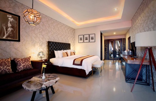 Petitenget Resort | Great location, 10 minutes walk to the beach