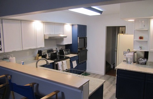 Fitzsimons Apartment | Great location. 2 Bed- 1 bath by Anschutz Medical Campus
