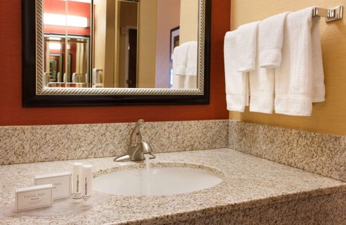 Las Vegas Hotel | Great Location! 3 Convenient Units, Pets Allowed, Onsite Parking and Pool!