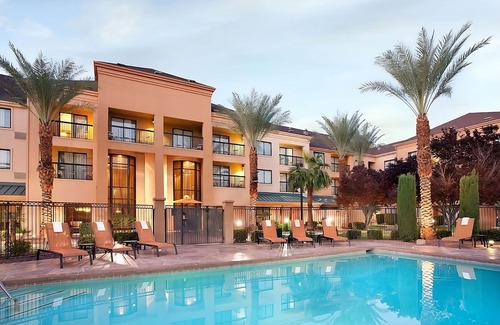 Las Vegas Hotel | Great Location! 3 Convenient Units, Pets Allowed, Onsite Parking and Pool!