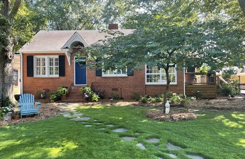Athens House | Great location! 5 Points Classic Cottage Perfect for Gamedays and Graduation