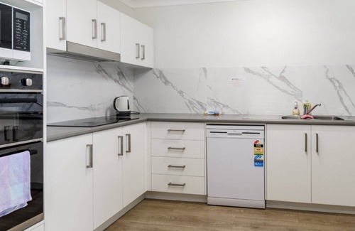 Bongaree Apartment | Great Location Close to Waterfront
