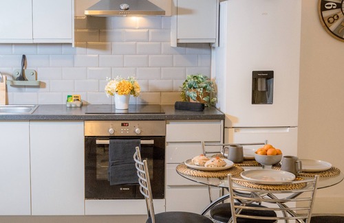 Watford Town Centre Apartment | Great location,families ,business travel,long stay discounts