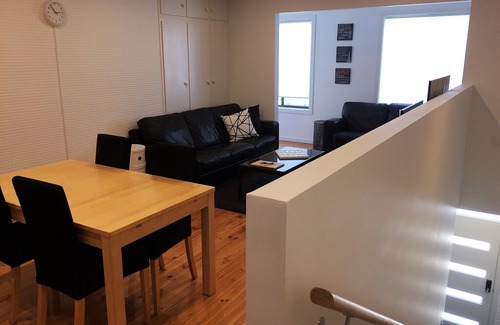 Glenelg East Apartment | Great location near Glenelg - away from the noise & traffic, but only 400m walk