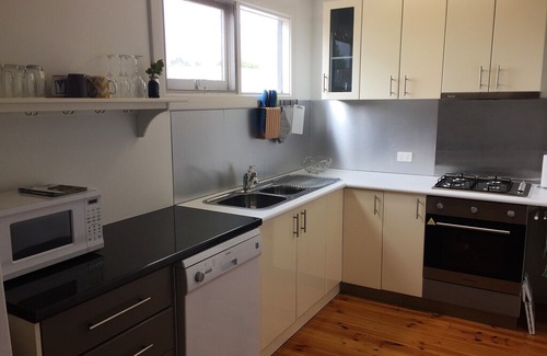 Glenelg East Apartment | Great location near Glenelg - away from the noise & traffic, but only 400m walk