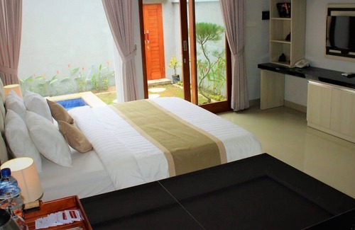 Kerobokan Villa | Great Location near Seminyak, FREE breakfast
