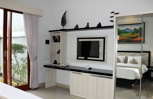 Kerobokan Villa | Great Location near Seminyak, FREE breakfast