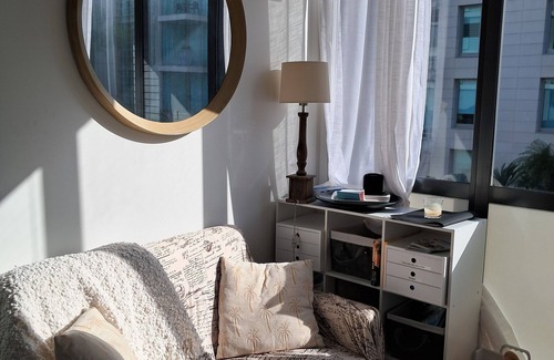 Auckland Central Business District Apartment | Great pool, central location + free carpark, e-scooter & free bikes available
