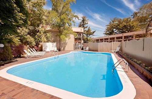 Traverse City House | Great Relaxing Overnight Stay in Knights Inn Traverse City! Free Parking, Pool