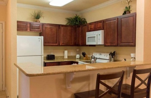 Four Corners Apartment | Great Relaxing Overnight Stay! Free Parking, Onsite Pool, Free Parking,
