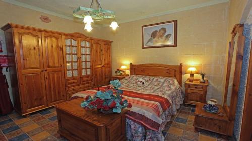 Ghajnsielem House | Great Seaviews Location - FREE Gozo taxi service, Fast WIFI, Bicycles, BBQ & Parking, No Car needed