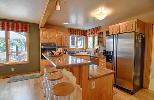 Ridgewood House | Great Tahoe Home with 60-Foot Deck & Panoramic Lake Tahoe View