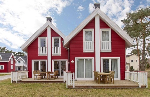 Glowe House | Great vacation home with infrared sauna, fireplace and south-facing terrace - 700 m to the beach! -