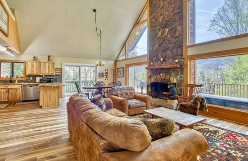Valley Creek Run Cabin | Great view! Pet & family friendly! 2 fireplaces! Close to the parkway!