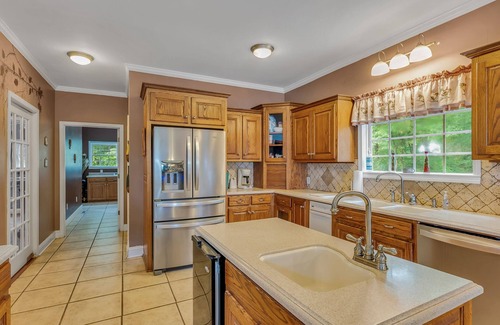 Stoney Point Landing House | Great Views: 5 BR, 4.5 BA House in Double Springs, Sleeps 18