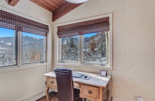 Snowmass Village House | Great Views! Minutes to Snowmass Village! Large Fire Pit. 5 Bedrooms & 5 Baths!