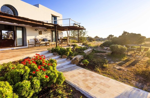 Formentera Villa | GREAT VILLA WITH SEA VIEWS AND IS VEDRÁ FROM THE PRIVATE POOL