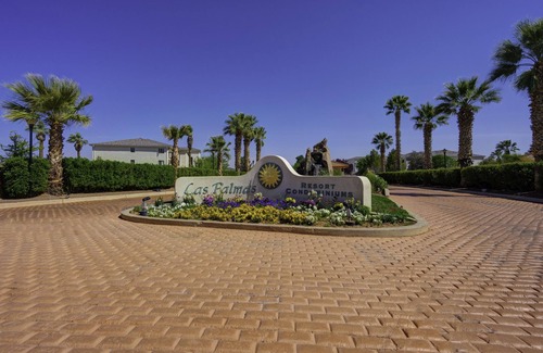 St. George Condo | GREATEST PLACE ON EARTH! AFTER DISNEYLAND OF COURSE- ACCESS TO 6 POOLS!