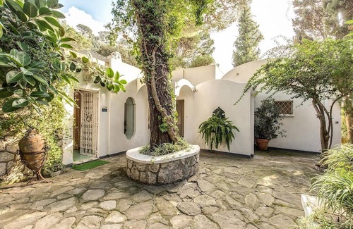 Marina Piccola Villa | Green Coral - 1950's Luxury Villa