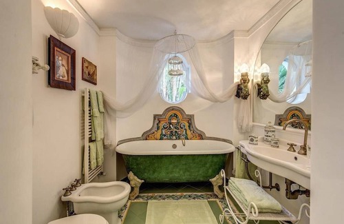 Marina Piccola Villa | Green Coral - 1950's Luxury Villa