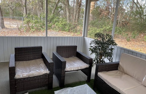 Whitemarsh Island House | Green Escape: Relax, Tour Downtown or Tybee Beach