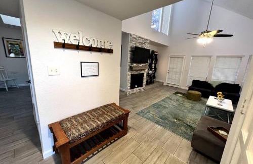 Lakeway House | Green House by Lake Travis