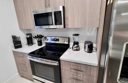 Liberty City House | Green Luxurious 5BD Jungle House by FL Keys MIA