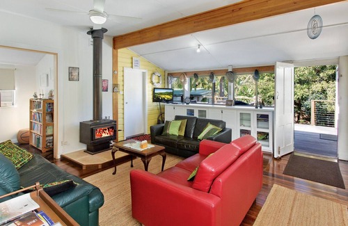 North Haven House | Green Mango-3 bedroom beach cottage with large yard and deck
