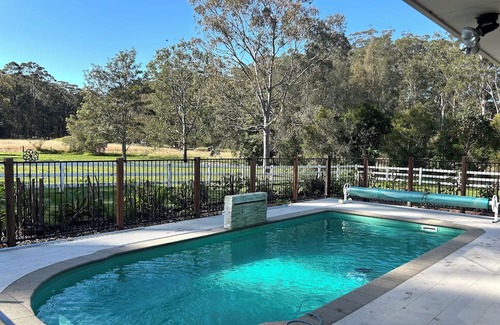 Darawank House | Green Pastures by the Sea nnear Forster/Tuncurry with heated pool