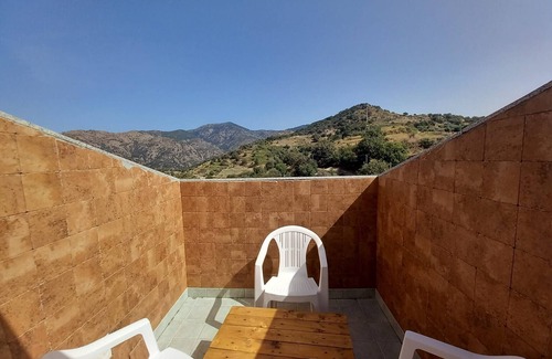 Motta Camastra Apartment | 'Green' Room with Mountain View, Shared Pool and Terrace