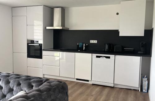 Hoehr-Grenzhausen Apartment | Green Sea