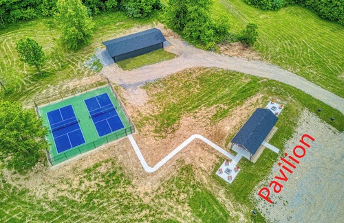 Cosby Cottage | Greenbriar Place, Pickleball Court, Creek, WIFI, Mountain Views, Starting at $79