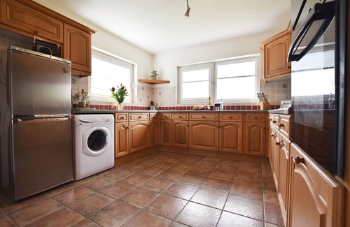 St Davids Cottage | GREENFIELDS, pet friendly, country holiday cottage in St Davids
