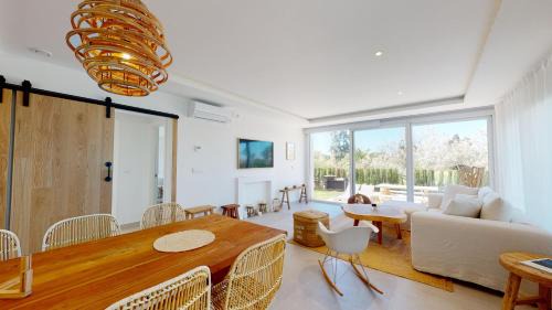 Molinell Villa | Greenside oasis villa by ON travel