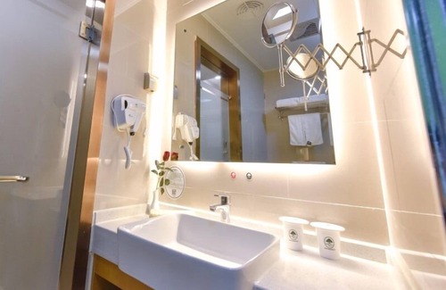 Gulou District Hotel | GreenTree Inn Kaifeng Jinming Plaza Business Hotel