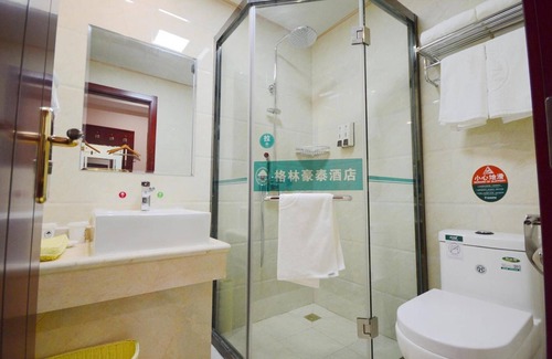 Lianyungang Hotel | GreenTree Inn Lianyungang Donghai New Bus Station Express Hotel