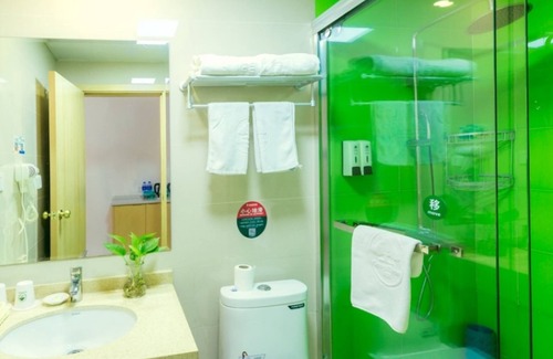 Fengxian Hotel | GreenTree Inn Shanghai Fengxian District Nanqiaoxincheng Metro Station Express Hotel