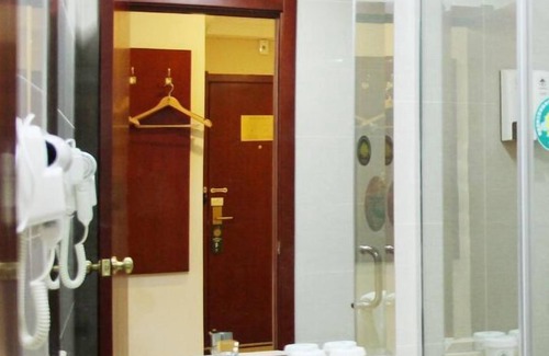 Pudong Hotel | GreenTree Inn Shanghai Pudong Airport Heqing Huanqing Middle Road Express Hotel