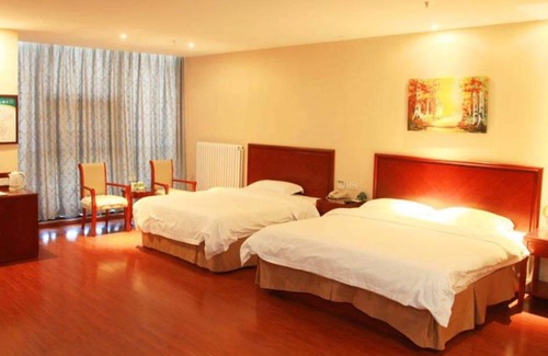 Weihai Hotel | GreenTree Inn WeiHai RongCheng Bus Station BORDER TRADE CITY Express Hotel