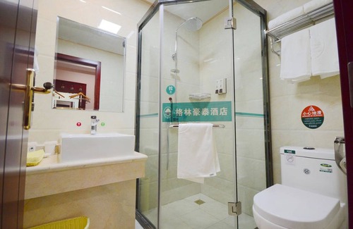 Weihai Hotel | GreenTree Inn WeiHai RongCheng Bus Station BORDER TRADE CITY Express Hotel