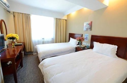 Weihai Hotel | GreenTree Inn WeiHai RongCheng Bus Station BORDER TRADE CITY Express Hotel