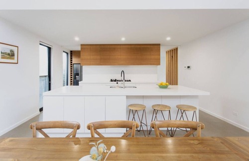 Ocean Grove House | Greenview Luxe - Sleeps 7 - Pet friendly - Firepit