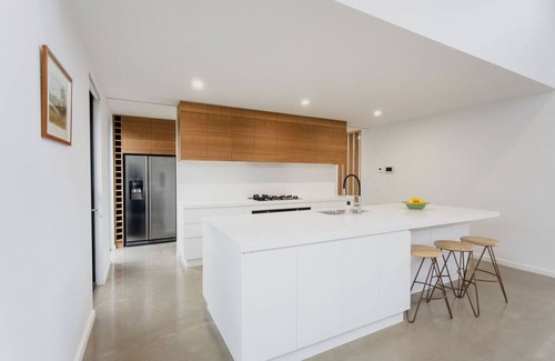Ocean Grove House | Greenview Luxe - Sleeps 7 - Pet friendly - Firepit