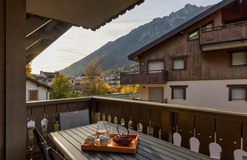 Chamonix City Centre Apartment | Grepon -City Center - Free Swimming pool, Sauna, Gym - Free Parking - By Cozee Rentals