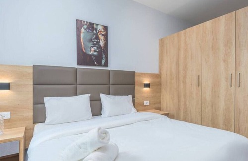 Duhur ash Shuwayr Apartment | Grey 304 1-Bedroom Apartment in Awkar