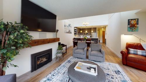 Blueberry Hill Apartment | Greyhawk by Whistler Premier