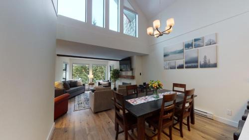 Blueberry Hill Apartment | Greyhawk by Whistler Premier
