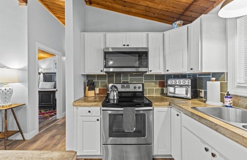 Stowe Area Ski Chalet | Griffin Country Lodge, Chalet 2 ~ a mile to Stowe Resort